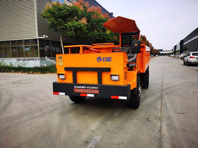 8噸礦用運(yùn)輸車(chē)